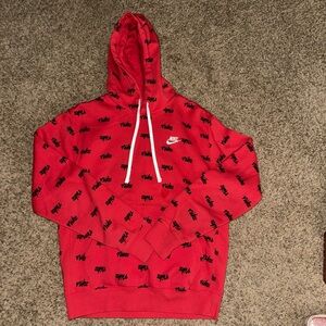 LIKE NEW men’s small ‘Nike’ red & black hoodie